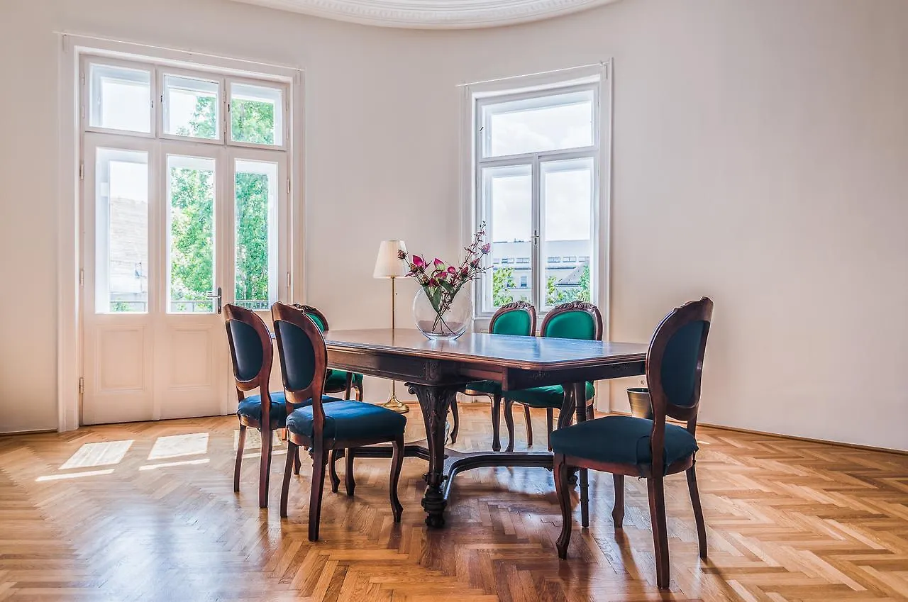 Duschel Apartments Imperial Living Vienna 0*,  Austria