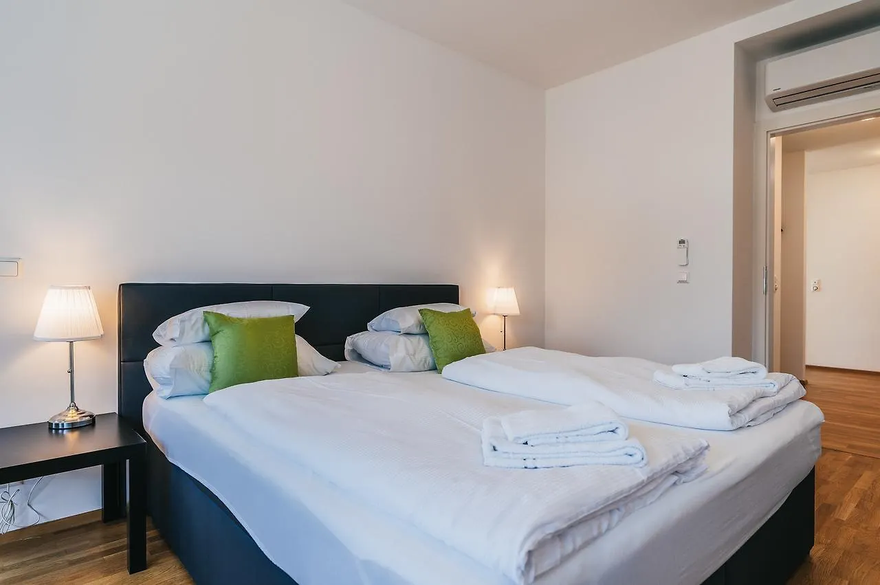 Duschel Apartments Imperial Living Vienna 0*,